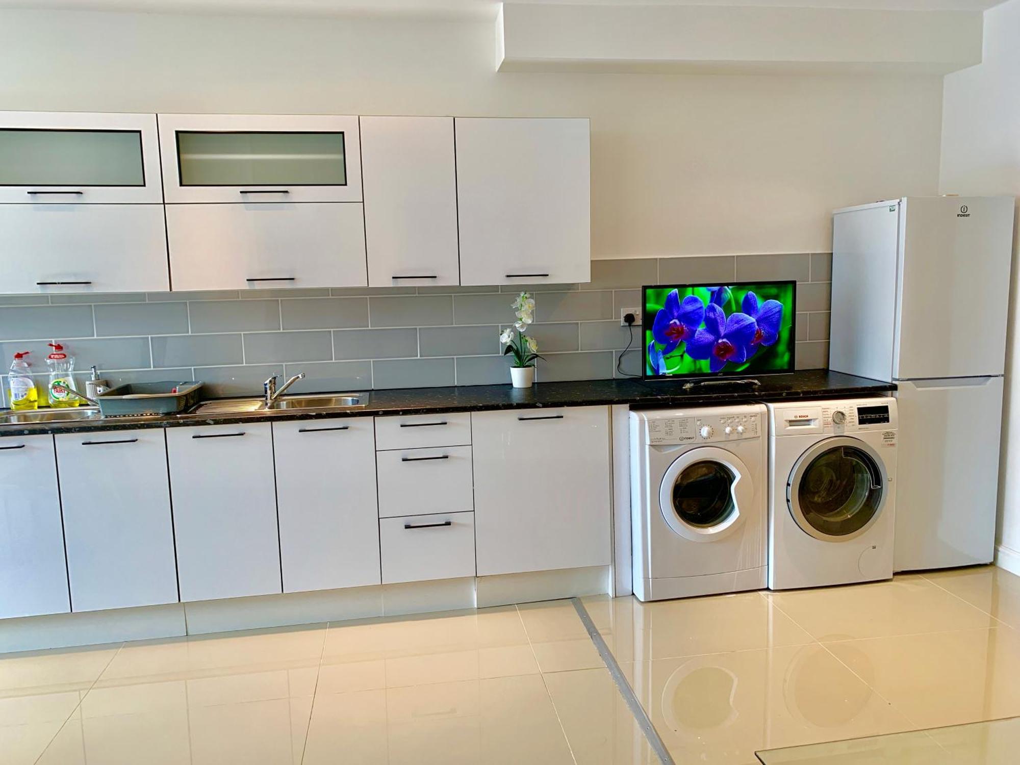 London Studio Apartments, Private Bathrooms And Parking Ілфорд Екстер'єр фото