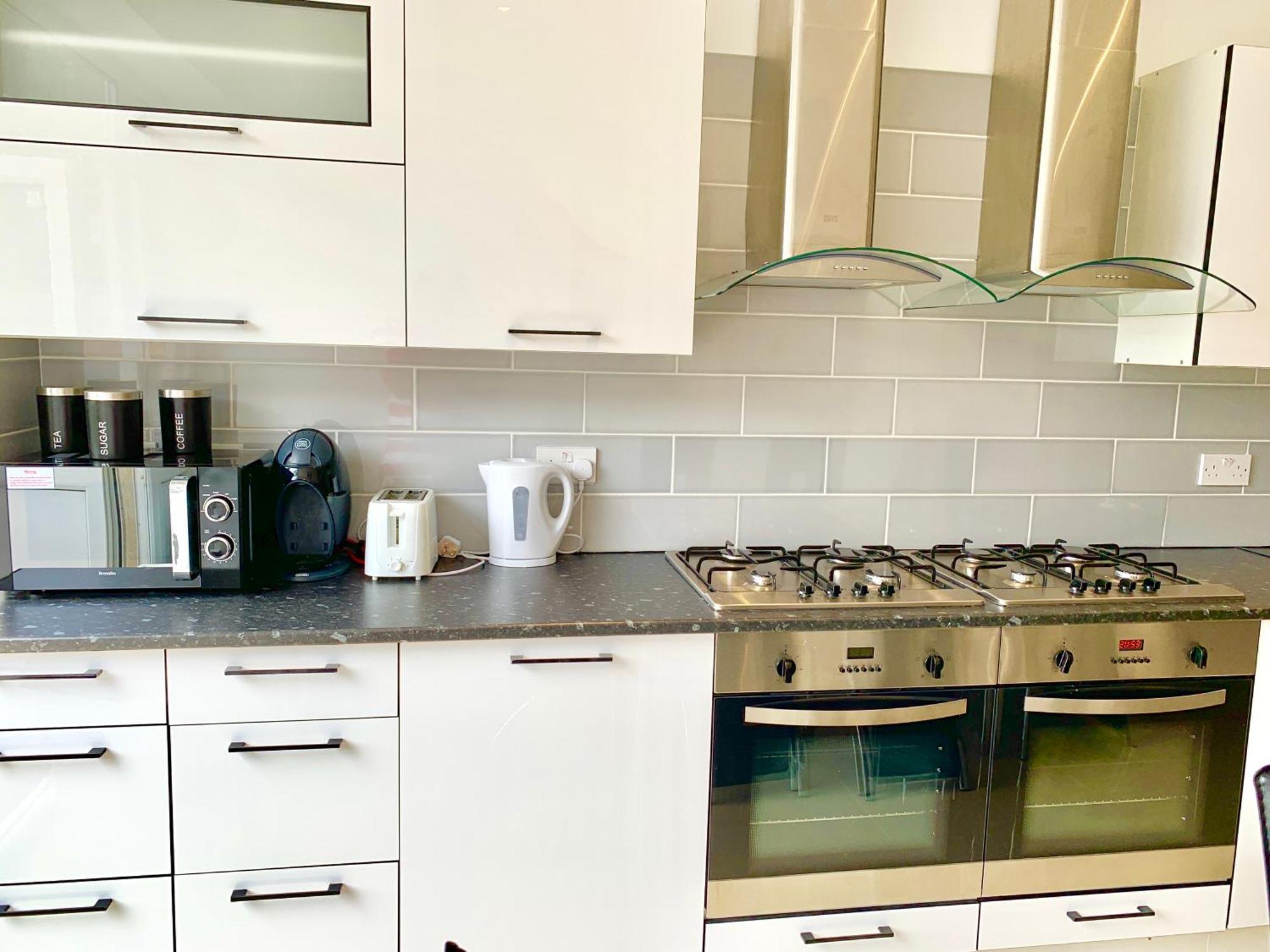 London Studio Apartments, Private Bathrooms And Parking Ілфорд Екстер'єр фото