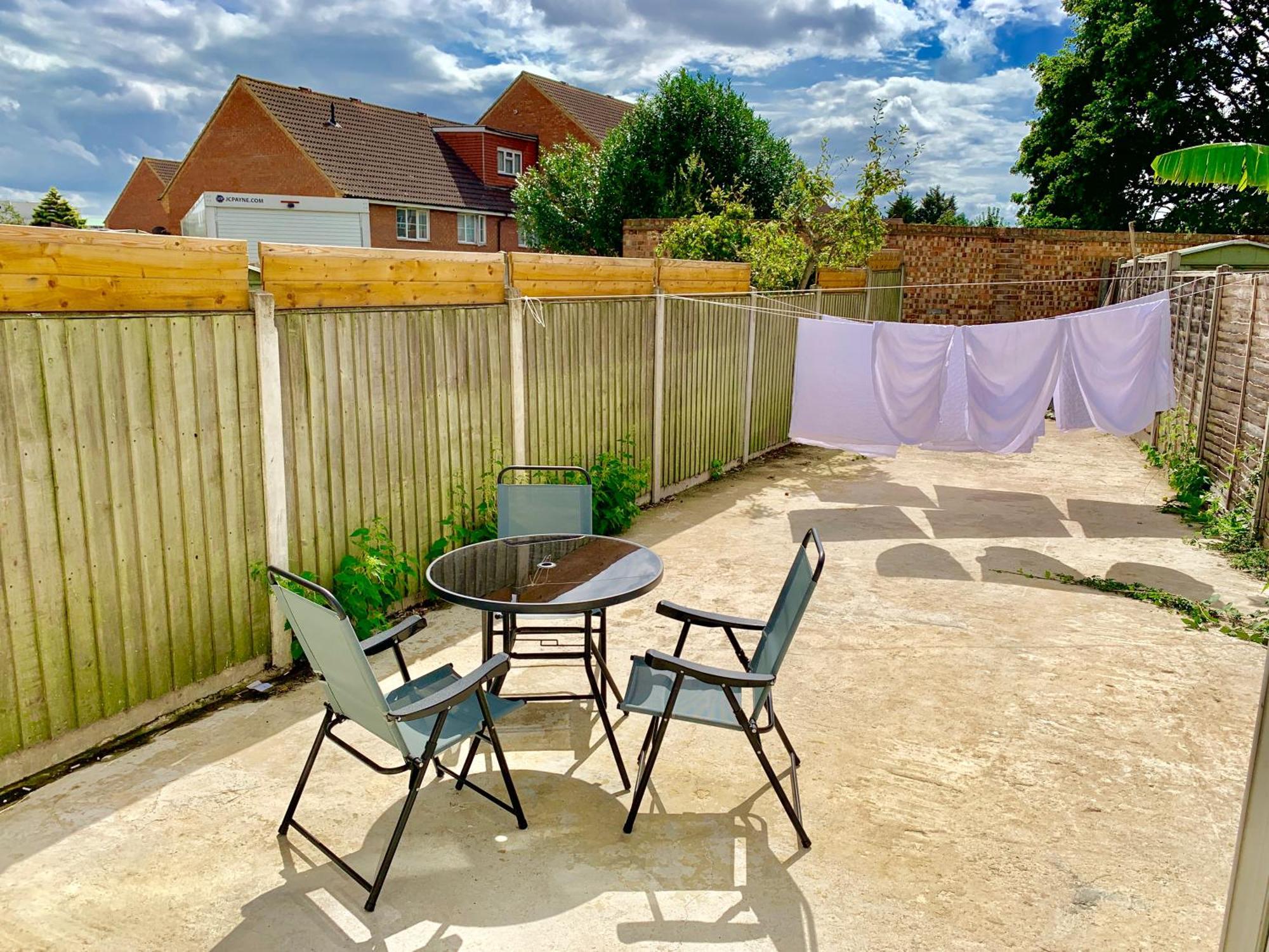 London Studio Apartments, Private Bathrooms And Parking Ілфорд Екстер'єр фото