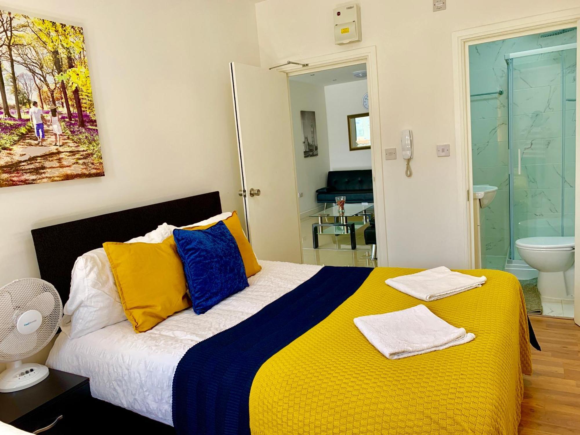 London Studio Apartments, Private Bathrooms And Parking Ілфорд Екстер'єр фото