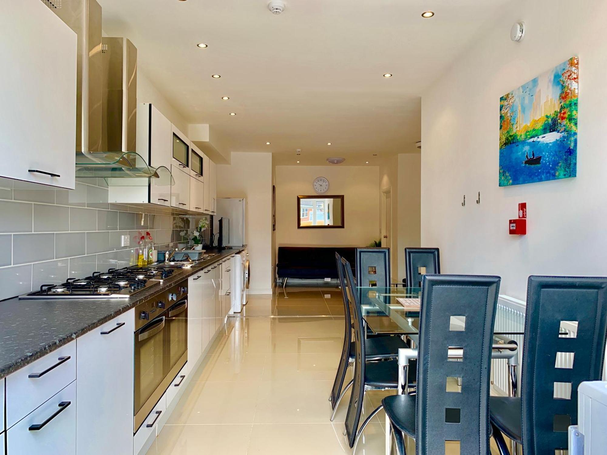 London Studio Apartments, Private Bathrooms And Parking Ілфорд Екстер'єр фото