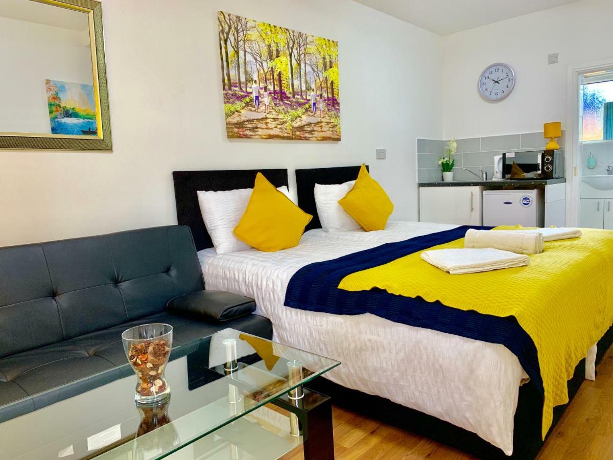 London Studio Apartments, Private Bathrooms And Parking Ілфорд Екстер'єр фото