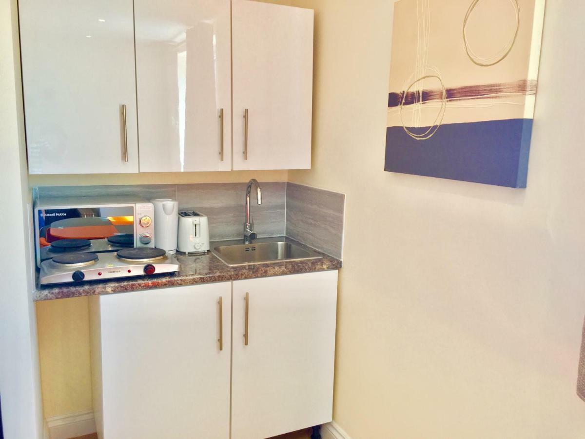 London Studio Apartments, Private Bathrooms And Parking Ілфорд Екстер'єр фото