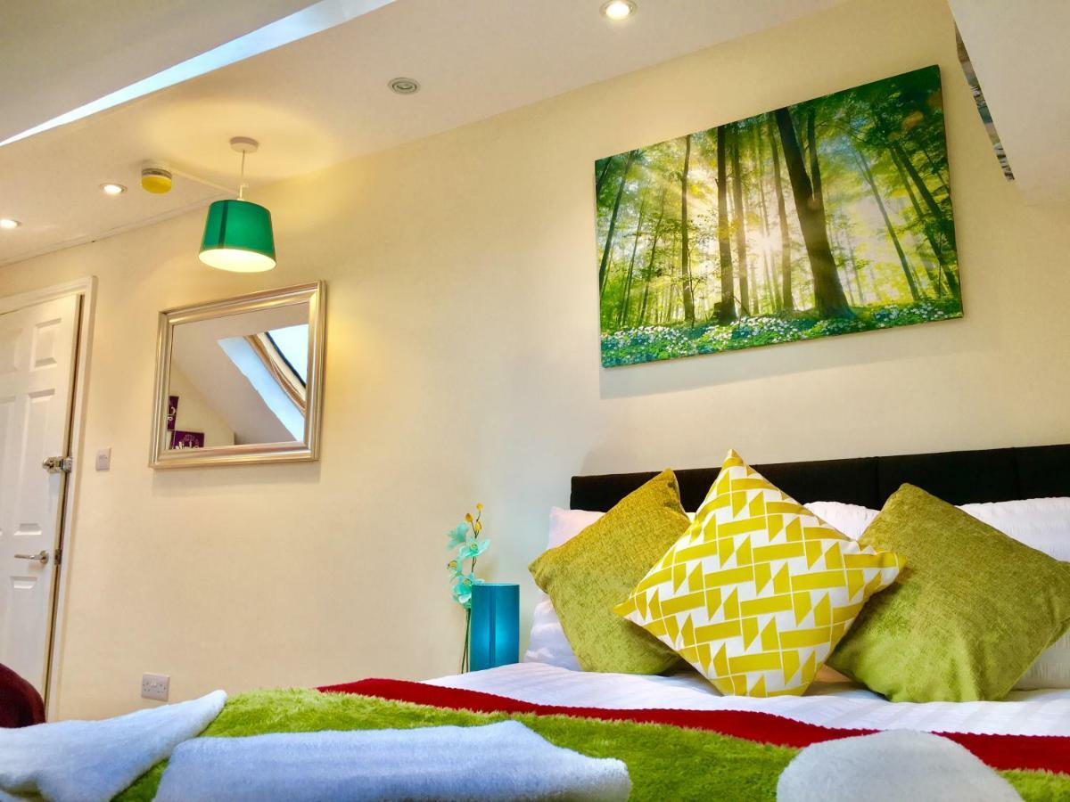 London Studio Apartments, Private Bathrooms And Parking Ілфорд Екстер'єр фото
