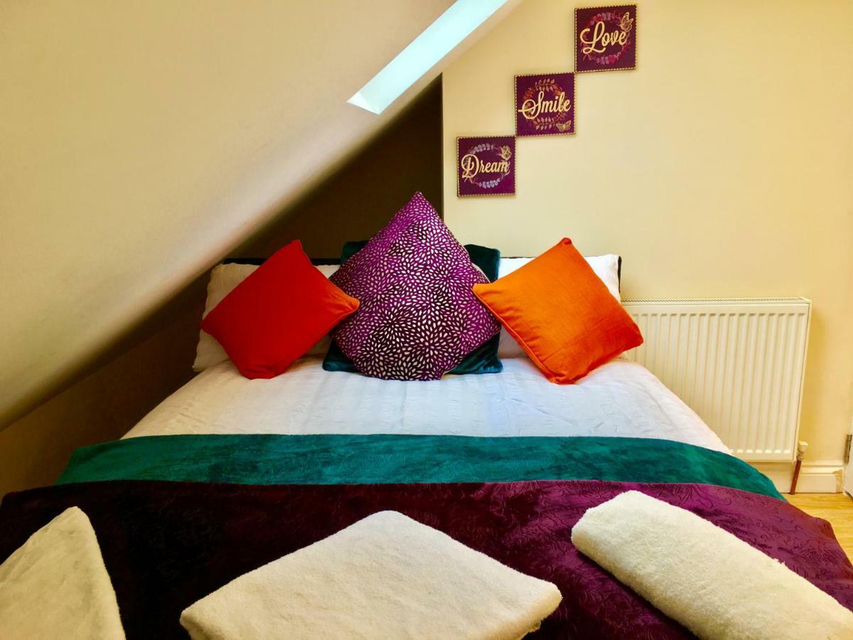London Studio Apartments, Private Bathrooms And Parking Ілфорд Екстер'єр фото