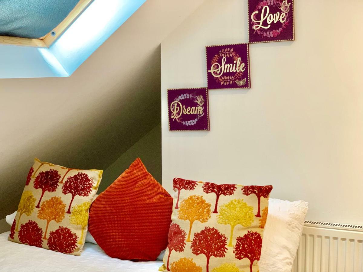 London Studio Apartments, Private Bathrooms And Parking Ілфорд Екстер'єр фото