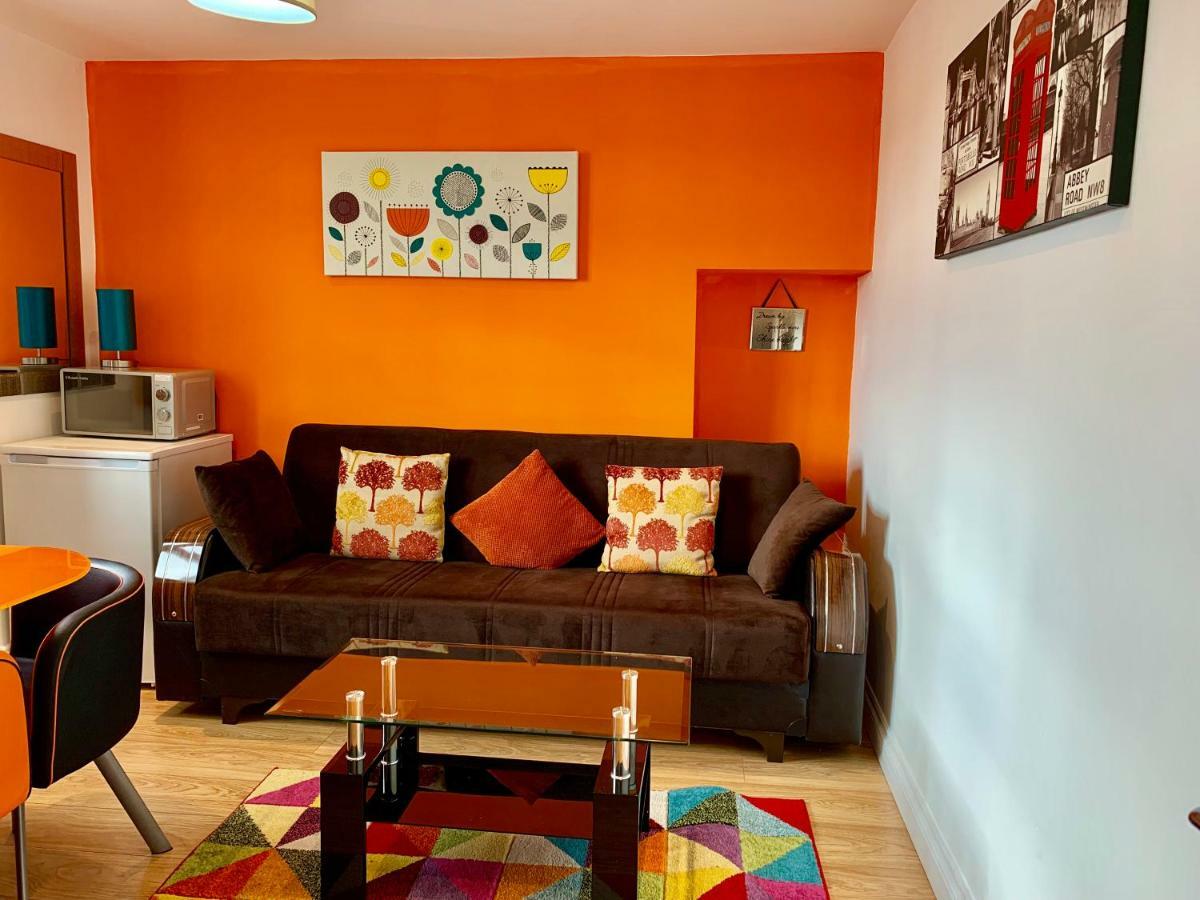 London Studio Apartments, Private Bathrooms And Parking Ілфорд Екстер'єр фото