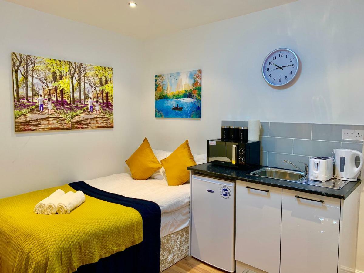 London Studio Apartments, Private Bathrooms And Parking Ілфорд Екстер'єр фото