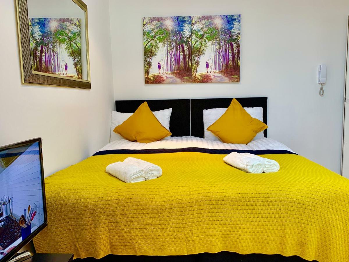 London Studio Apartments, Private Bathrooms And Parking Ілфорд Екстер'єр фото
