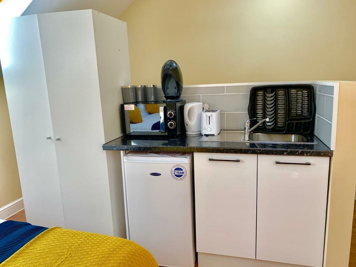 London Studio Apartments, Private Bathrooms And Parking Ілфорд Екстер'єр фото