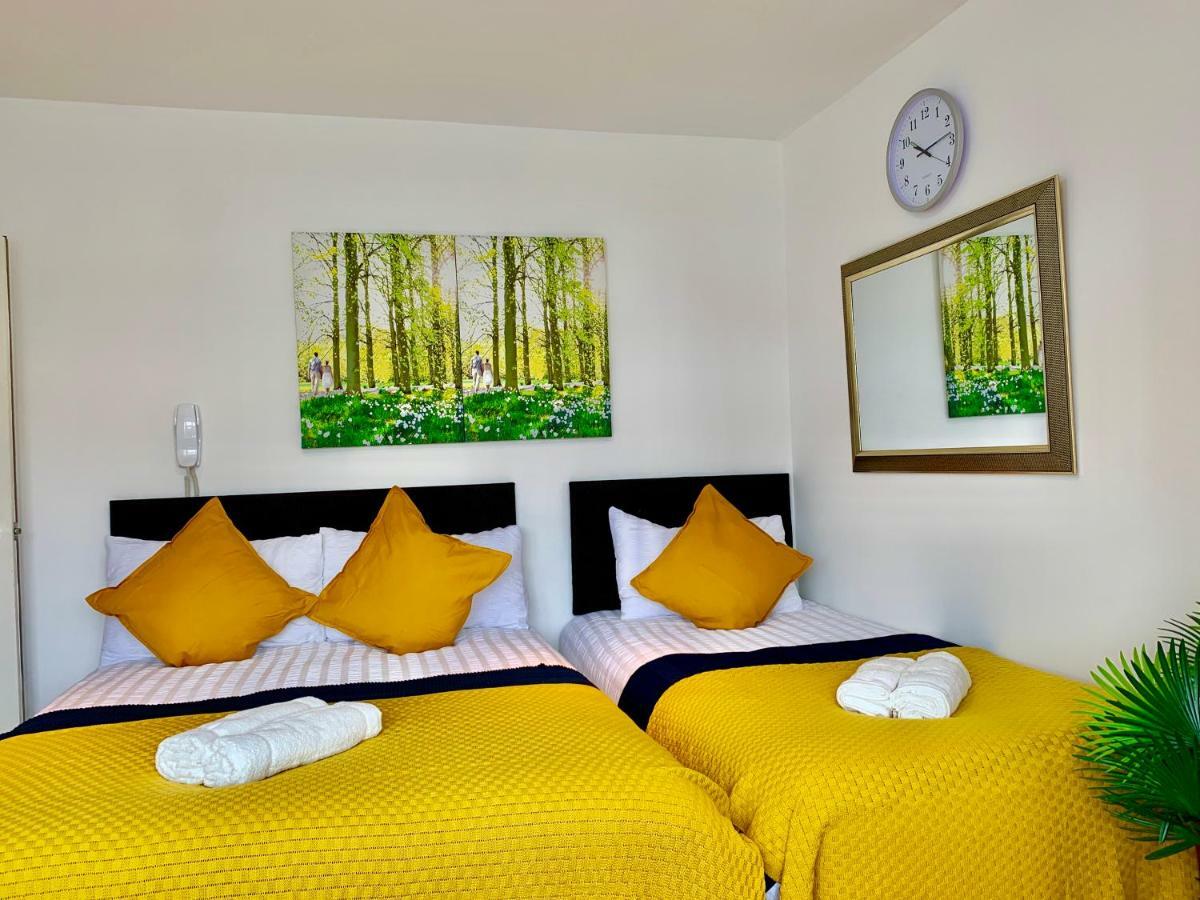 London Studio Apartments, Private Bathrooms And Parking Ілфорд Екстер'єр фото