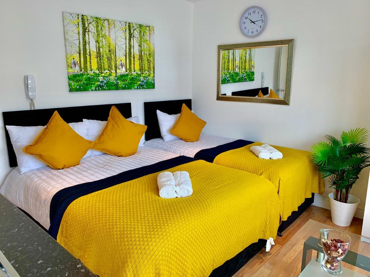 London Studio Apartments, Private Bathrooms And Parking Ілфорд Екстер'єр фото