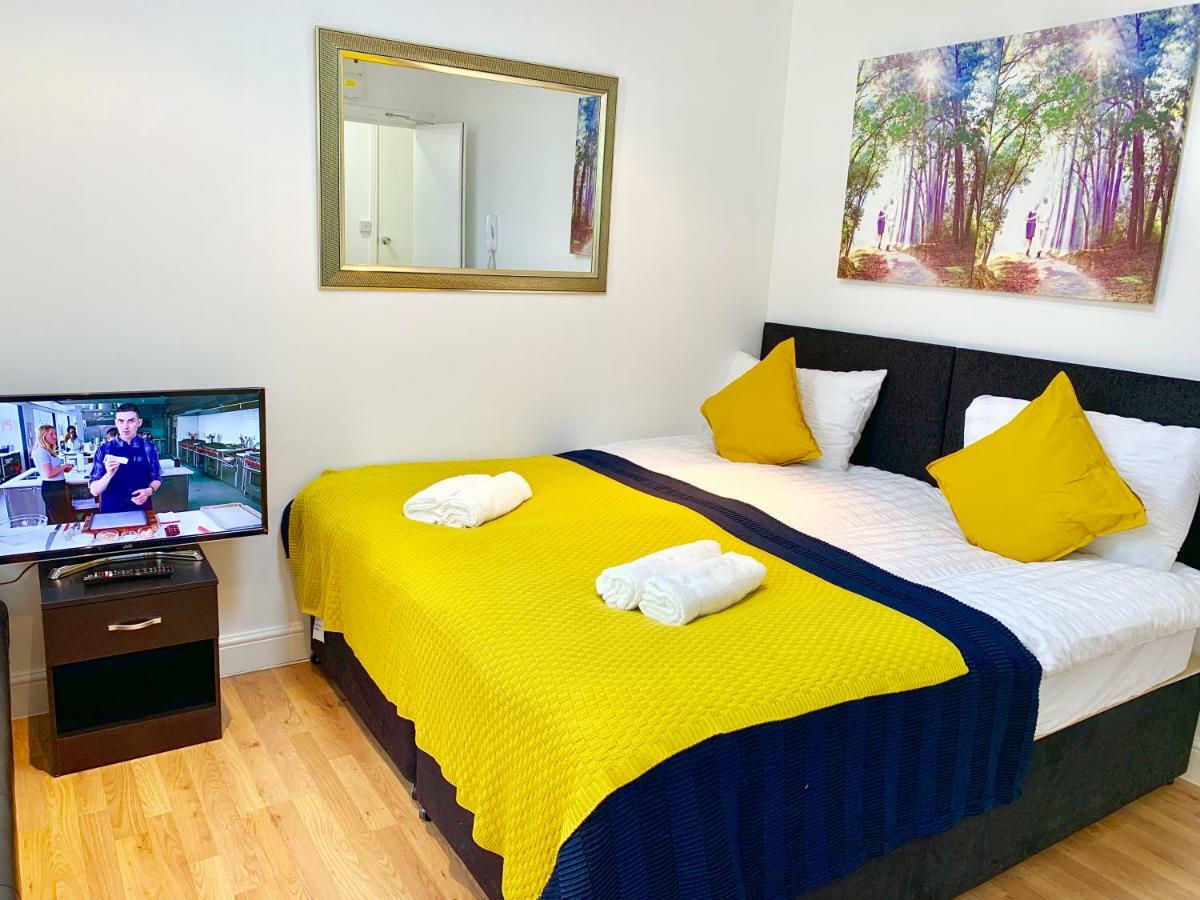 London Studio Apartments, Private Bathrooms And Parking Ілфорд Екстер'єр фото