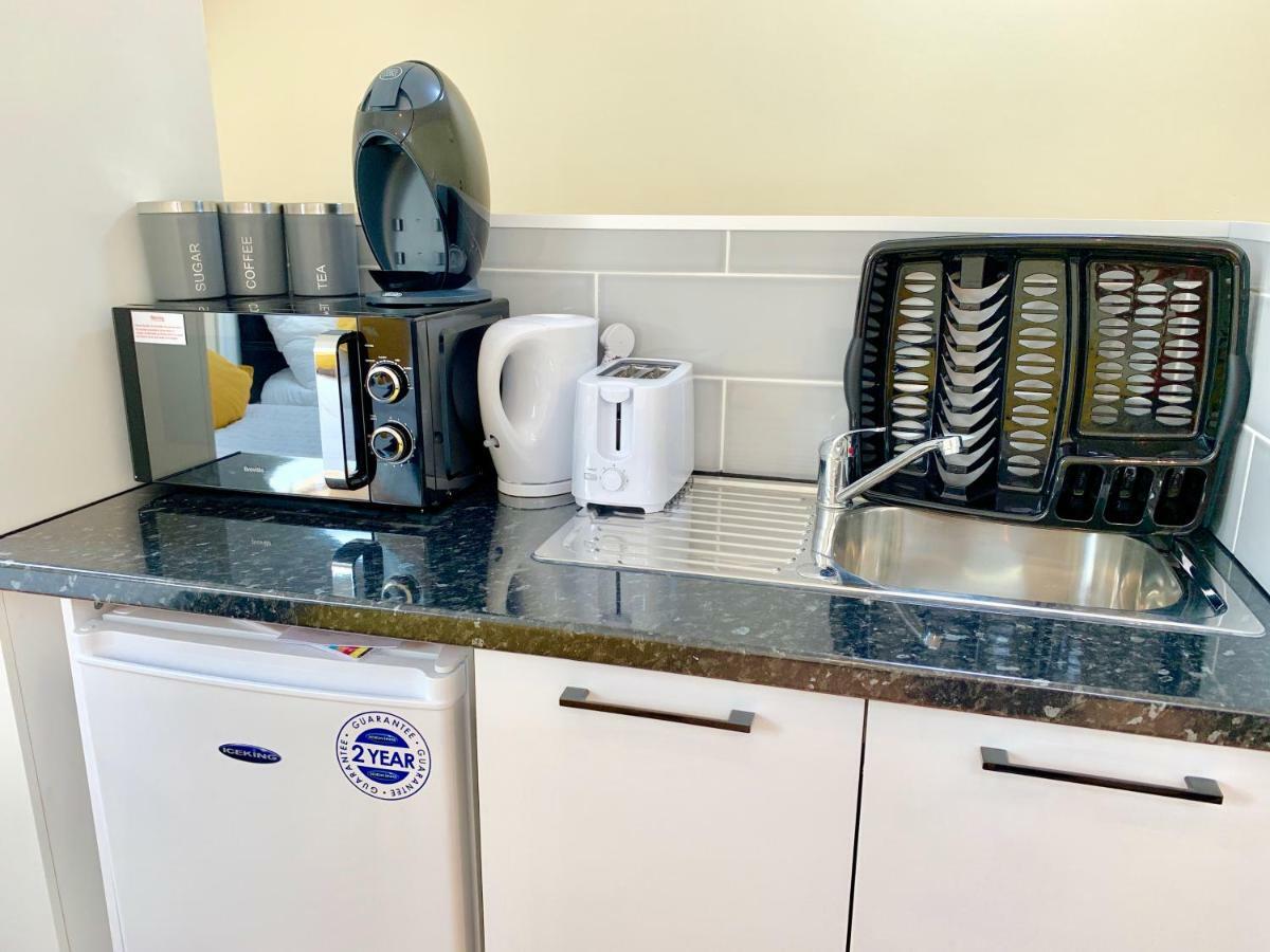 London Studio Apartments, Private Bathrooms And Parking Ілфорд Екстер'єр фото