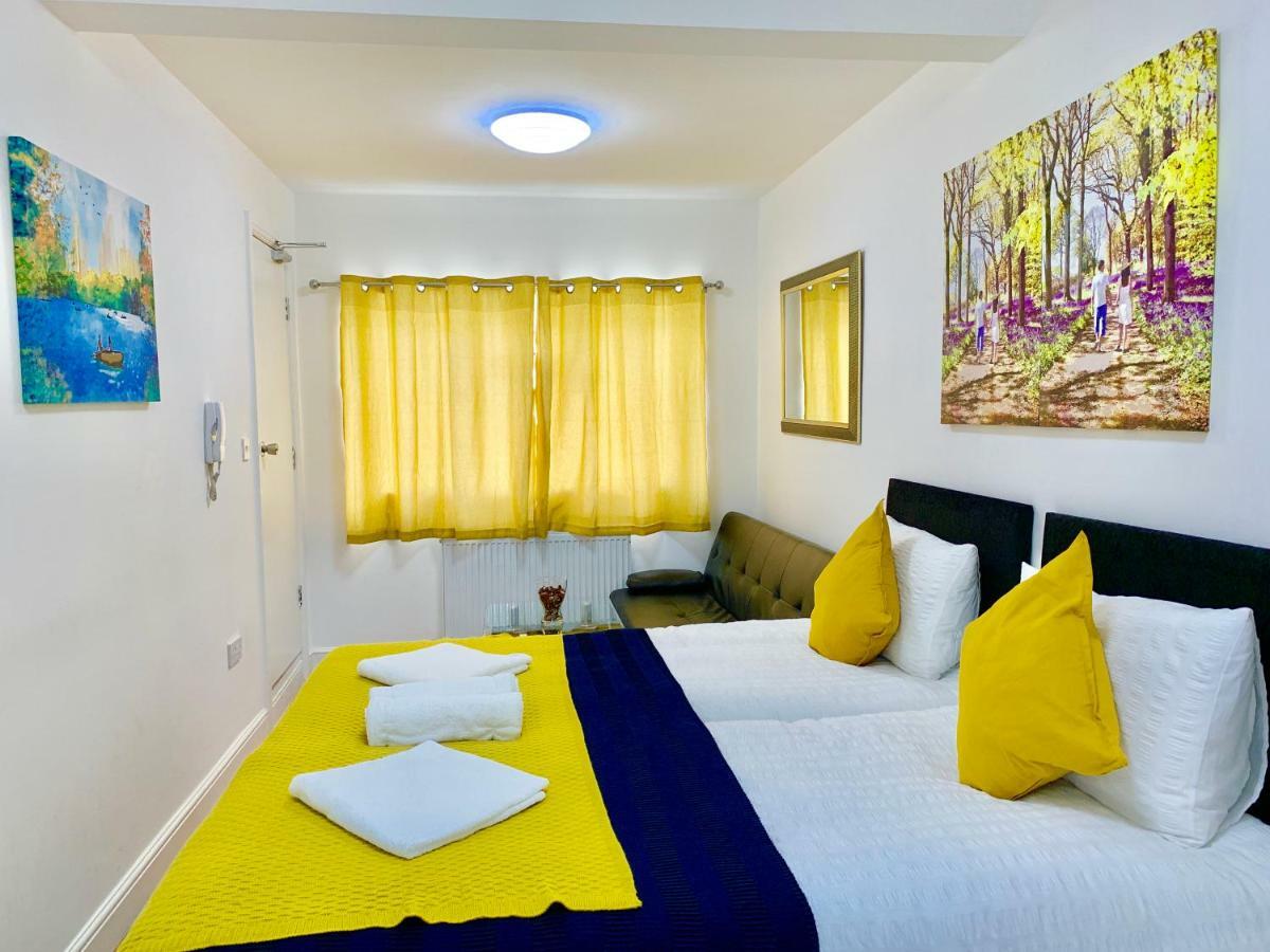 London Studio Apartments, Private Bathrooms And Parking Ілфорд Екстер'єр фото