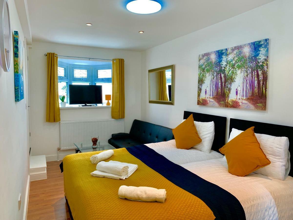 London Studio Apartments, Private Bathrooms And Parking Ілфорд Екстер'єр фото