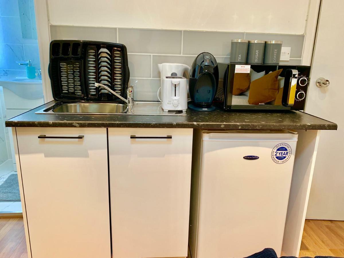 London Studio Apartments, Private Bathrooms And Parking Ілфорд Екстер'єр фото